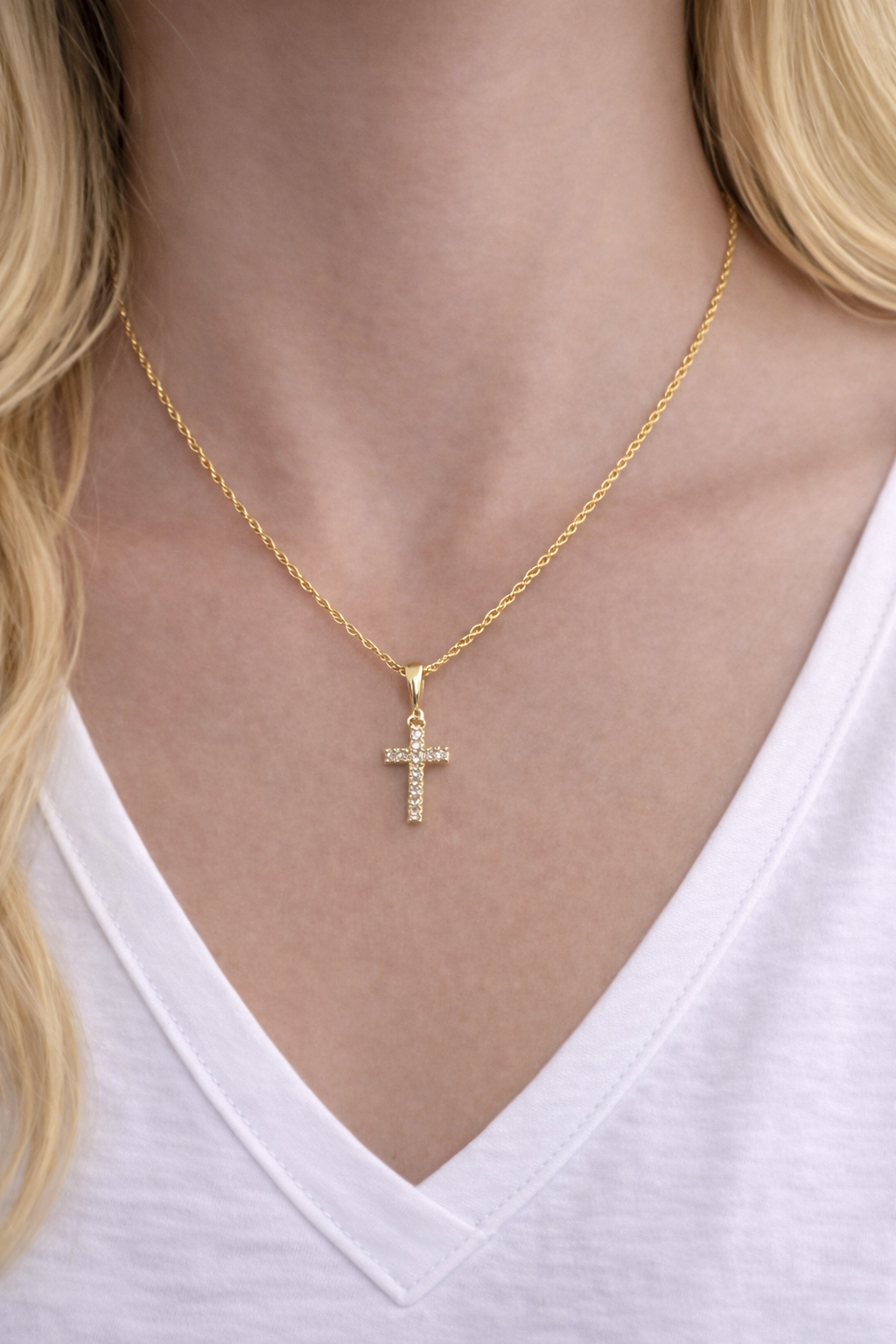 Beautiful 14k gold chain real size 18 with cross charm with natural diamonds