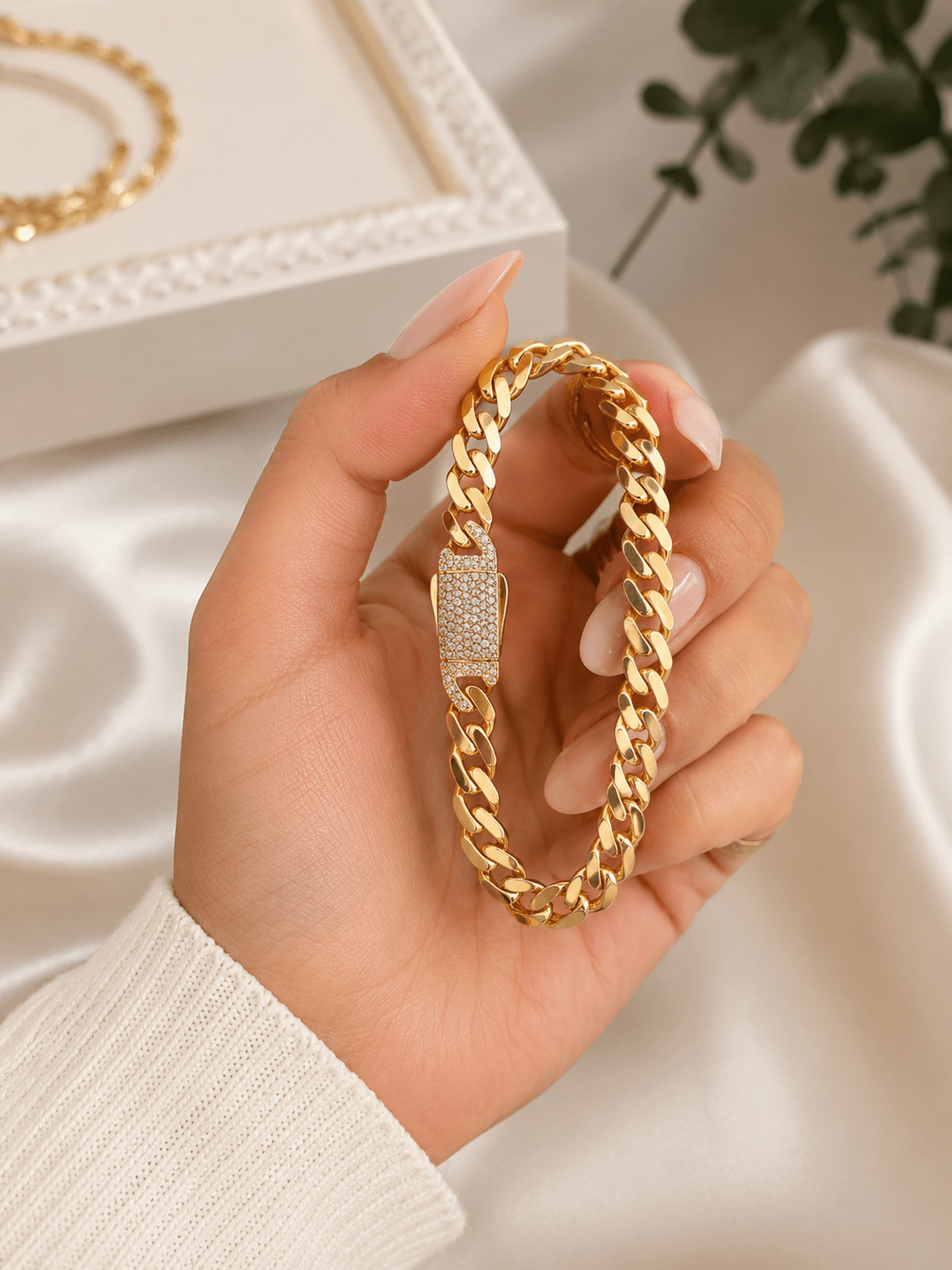 Beautiful 10K real gold bracelet featuring a luxurious 7 mm width and size 7 - Alejandro Jewelry LLC