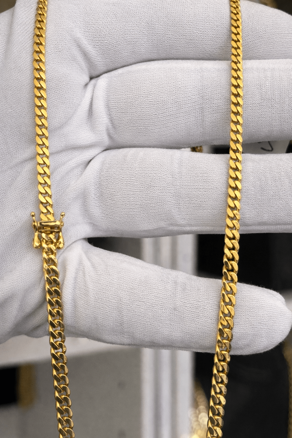 Beautiful Cuban chain of real 10k gold 4mm wide size 20 - Alejandro Jewelry LLC