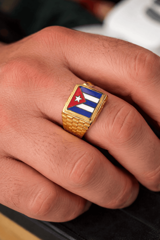 Beautiful men’s ring in real 10K gold ✨💍 Size 10 - Alejandro Jewelry LLC
