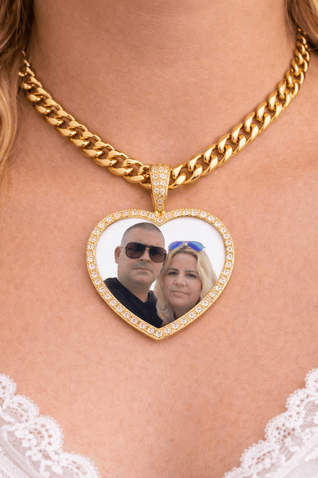 Personalized charms with photo inside 10k real - Alejandro Jewelry LLC